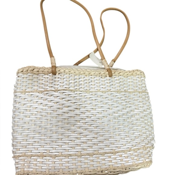 Artesania Handbags - Chic Tan and Cream Woven Tote Bag